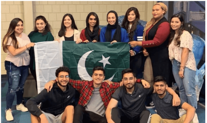 Photo og pakistani students in washington shared by APP.